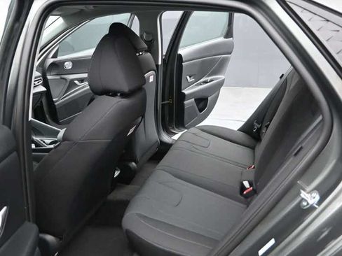New 2026 Hyundai Elantra SE FWD image 16