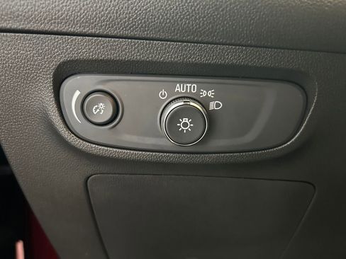 Used 2025 Buick Encore GX Sport Touring image 14