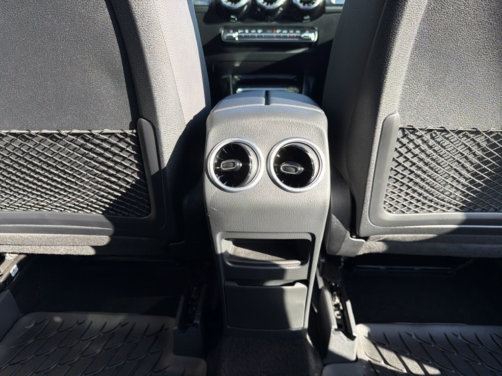 Used 2026 Mercedes-Benz GLB 250 4MATIC image 21