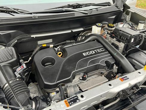 Used 2021 Chevrolet Equinox LT image 11