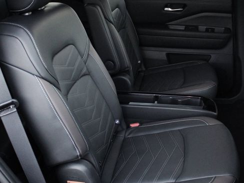 Certified 2023 Nissan Pathfinder Platinum image 27