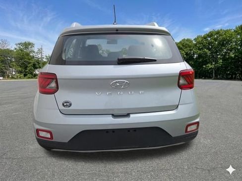 Used 2023 Hyundai Venue SEL w/ Cargo Package FWD image 8