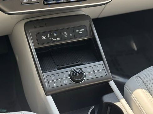 Used 2025 Hyundai Kona Limited AWD/4WD image 43