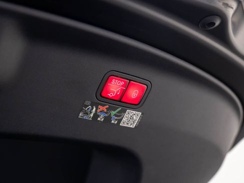 Used 2022 Mercedes-Benz AMG GT 53 image 37