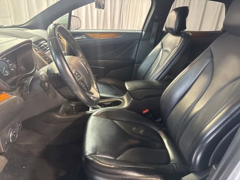 Used 2018 Lincoln MKC Select w/ Select Plus Package image 18