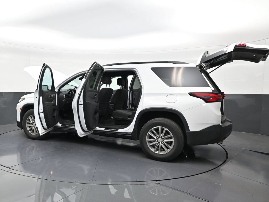 Used 2023 Chevrolet Traverse LT FWD image 28