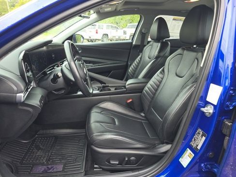Used 2024 Hyundai Elantra Limited image 13