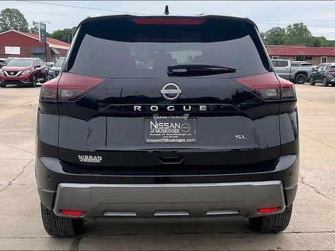 Used 2026 Nissan Rogue SL FWD image 5