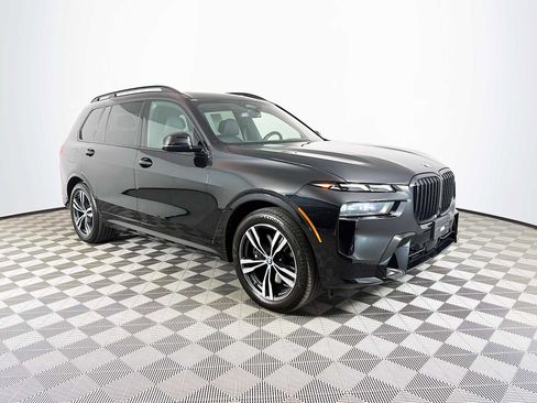 Used 2024 BMW X7 xDrive40i w/ Executive Package AWD/4WD image 3
