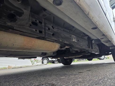 Used 2015 Chevrolet Express 2500 RWD image 19