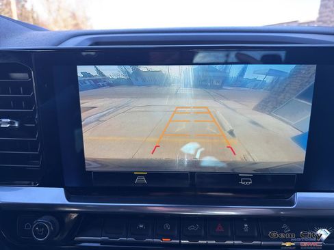 Used 2023 Chevrolet Silverado 1500 LT image 19