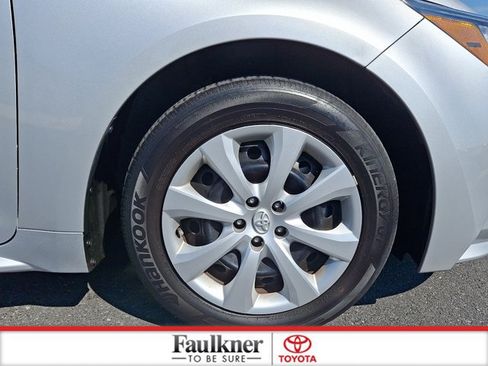 Certified 2025 Toyota Corolla LE FWD image 9