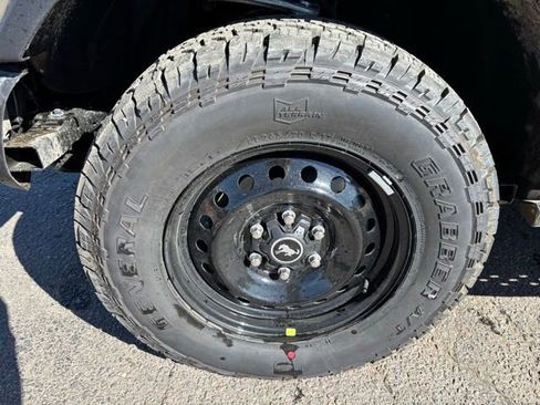 New 2026 Ford Bronco Big Bend w/ Black Diamond Package image 9