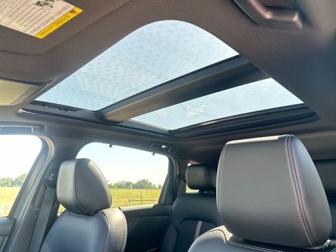 Used 2025 MAZDA CX-70 Plug-In Hybrid w/ Premium Plus image 15