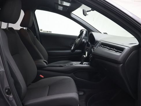 Used 2022 Honda HR-V Sport image 9