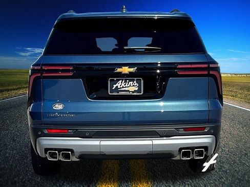 New 2026 Chevrolet Traverse LT w/ Sun and Wheel Package image 4