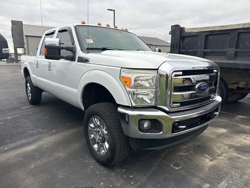 Used 2014 Ford F350 Lariat image 4