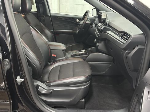 Used 2025 Ford Escape ST-Line AWD/4WD image 19
