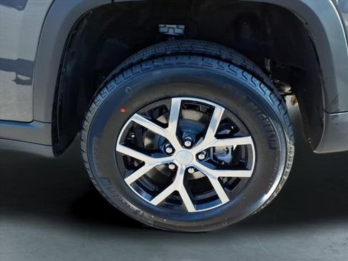 New 2025 Jeep Grand Cherokee Limited w/ Luxury Tech Group II image 9