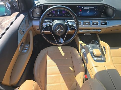 Used 2024 Mercedes-Benz GLS 450 4MATIC image 27