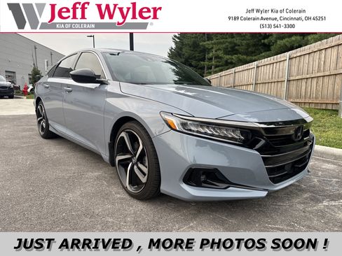Used 2022 Honda Accord Sport image 1