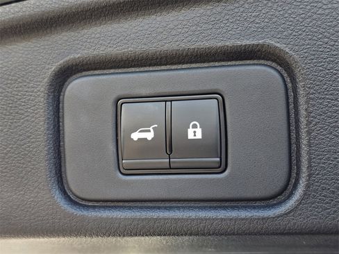 Used 2024 Nissan Pathfinder Platinum w/ Cargo Package image 18