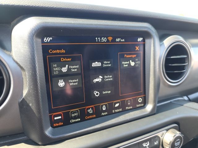 Used 2023 Jeep Wrangler Unlimited w/ Sun & Screen Package AWD/4WD image 18