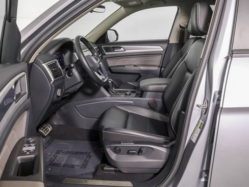 Used 2023 Volkswagen Atlas SEL R-Line AWD/4WD image 7