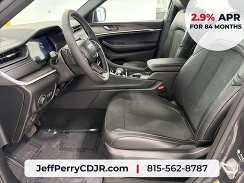New 2026 Jeep Grand Cherokee Altitude AWD/4WD image 9