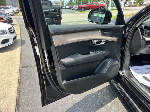 Used 2025 Volvo XC90 B6 Plus AWD/4WD image 23
