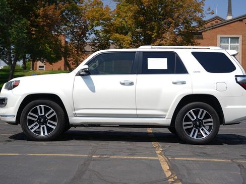 Used 2015 Toyota 4Runner Limited AWD/4WD image 2