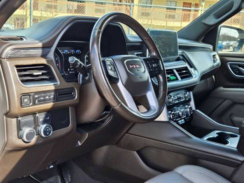 Used 2021 GMC Yukon SLT image 2