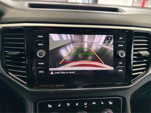 Used 2022 Volkswagen Atlas Cross Sport SE image 29