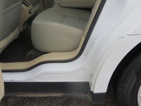 Used 2013 Ford Taurus SE image 15