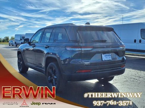 New 2025 Jeep Grand Cherokee Altitude w/ Trailer Tow Package image 8