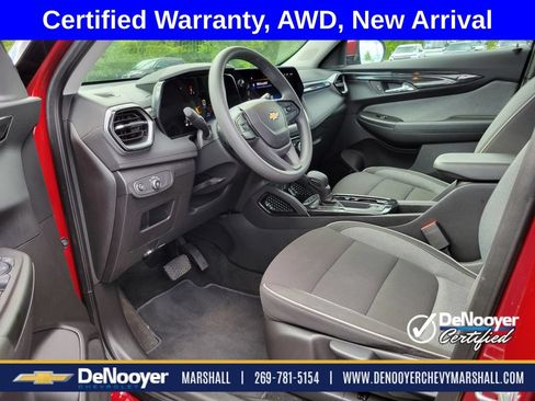 Used 2025 Chevrolet TrailBlazer LT AWD/4WD image 8