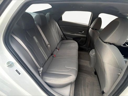 Used 2023 Hyundai Elantra SEL image 27