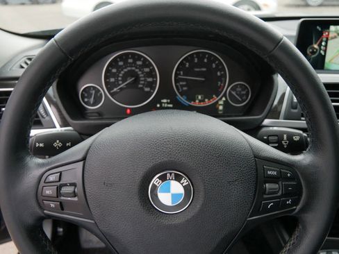 Used 2016 BMW 320i xDrive Sedan image 25