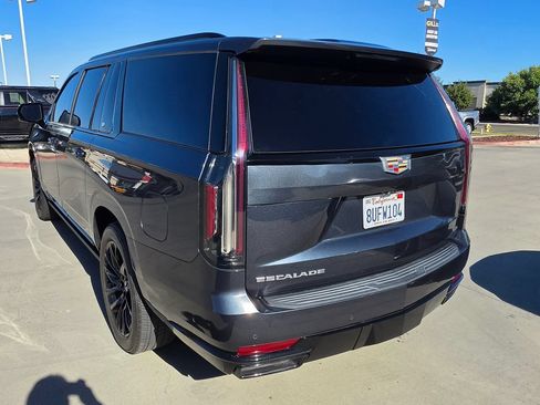 Used 2021 Cadillac Escalade ESV Sport w/ Driver Assist Tech Package AWD/4WD image 4