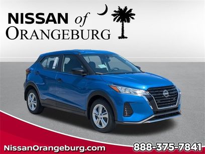 New 2025 Nissan Kicks Play S