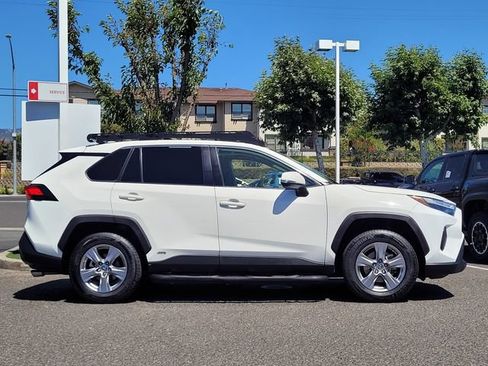 Certified 2022 Toyota RAV4 XLE w/ Convenience Package AWD/4WD image 5