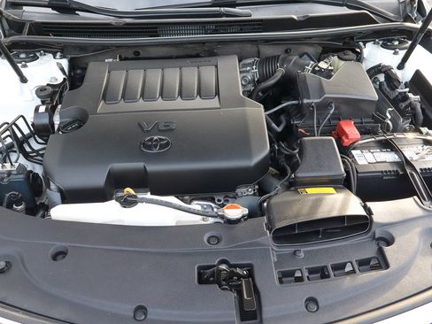 Used 2016 Toyota Avalon XLE Premium image 19