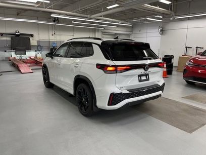 New 2025 Volkswagen Tiguan SE R-Line