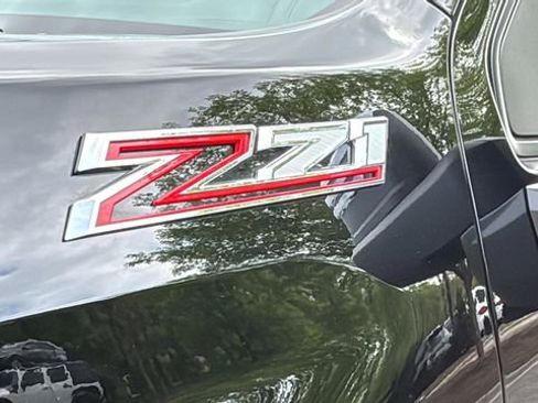 Used 2024 Chevrolet Silverado 2500 LTZ w/ LTZ Premium Package image 10