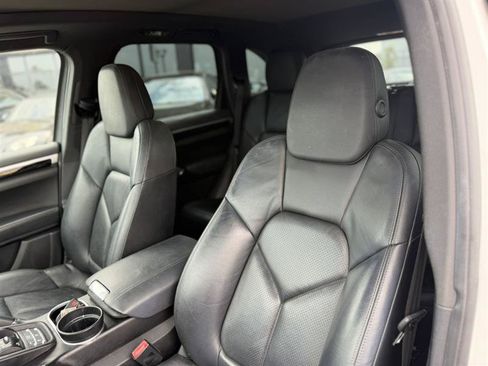 Used 2016 Porsche Cayenne S AWD/4WD image 10