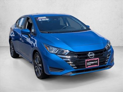 Used 2023 Nissan Versa SV FWD image 3
