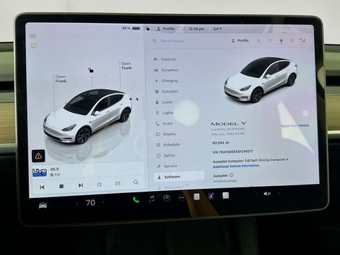 Used 2025 Tesla Model Y Long Range image 47
