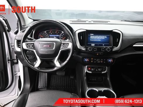 Used 2023 GMC Terrain SLT FWD image 11