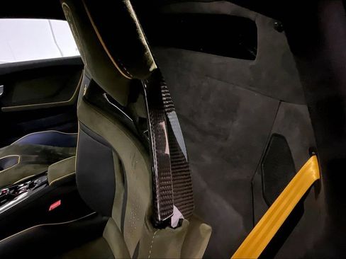 Used 2024 Lamborghini Huracan Sterrato image 27