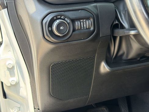 Used 2022 Jeep Wrangler Unlimited Sport AWD/4WD image 18